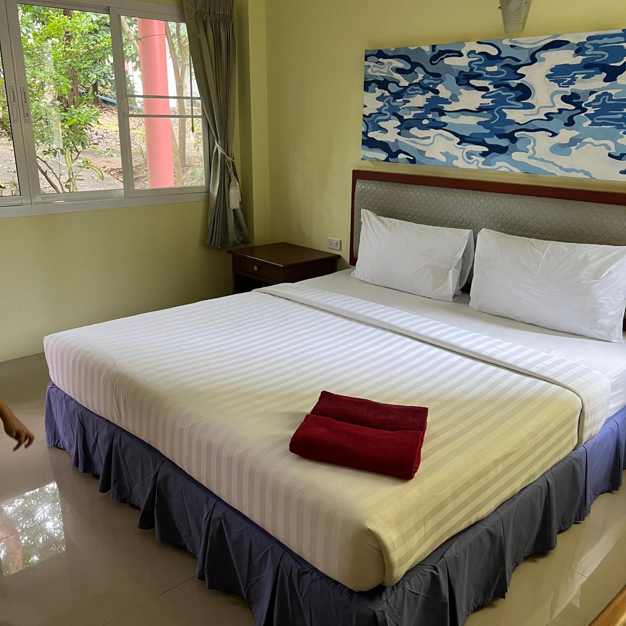 Kata Villa Merit Hill Bungalows Karon Dış mekan fotoğraf